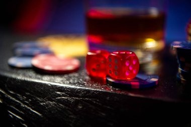 Push Gaming slot reels and paytable displayed on aitemku